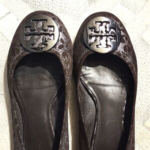 Tory Burch Gray/Silver Leopard Print Flats